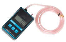Digitales Manometer mit Schlauch, 1 m